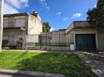 Casa · 87m² · 3 Ambientes · 1 Cochera · Venta Casa 3 Ambientes con Quincho y Terraza