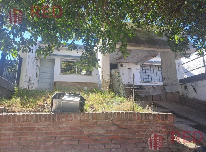 Casa · 196m² · 9 Ambientes · 1 Cochera