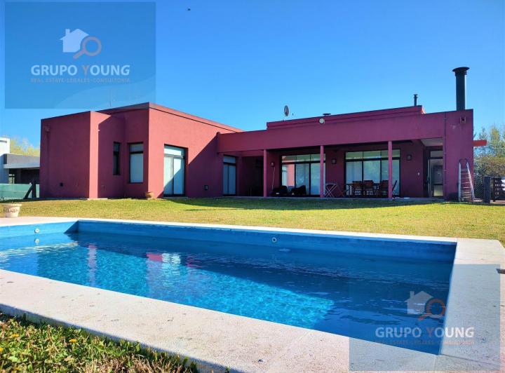 Casa · 250m² · 5 Ambientes · 2 Cocheras