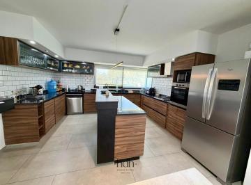 Casa · 400m² · 5 Ambientes · 2 Cocheras · Casa en Alquiler 2 Dorm. 2 Baños con Pileta en Siete Soles Naturaleza Urbana