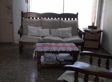 Casa · 123m² · 3 Ambientes · 2 Cocheras · Casa en Venta - 2 Dorm. 1 Baño - Cochera - 300 m² - Ringuelet