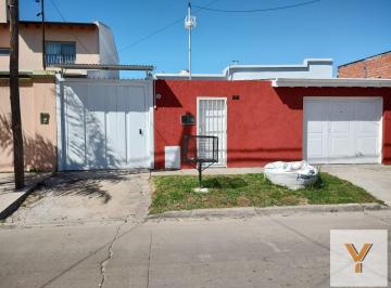 Casa · 120m² · 4 Ambientes · Casa en Venta - 2 Dorm. 2 Baños - 500 m² - Zárate