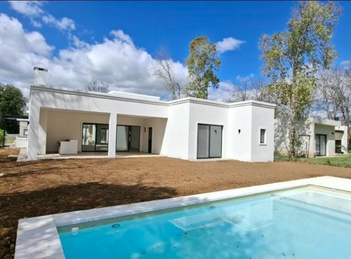 Casa · 180m² · 4 Ambientes