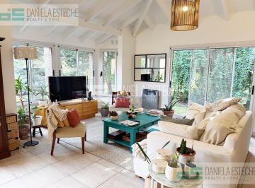 Casa · 146m² · 4 Ambientes · 3 Cocheras · Casa en La Tranquera en Una Planta