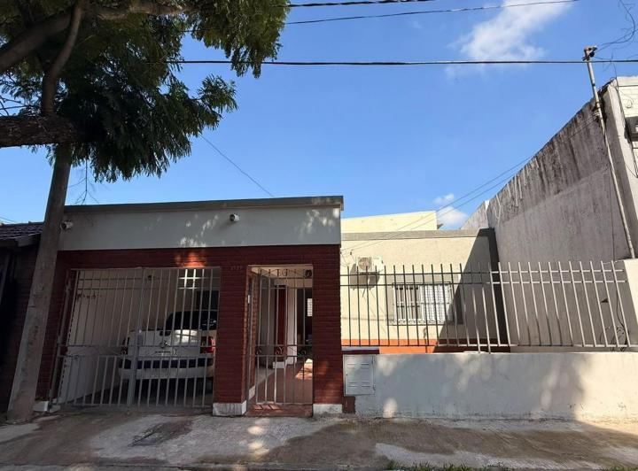 Casa · 72m² · 4 Ambientes · 1 Cochera