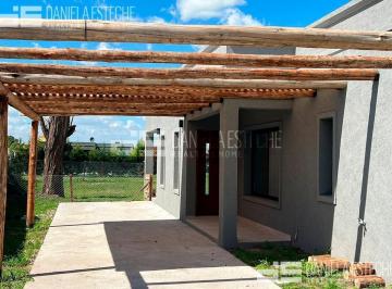 Casa · 125m² · 4 Ambientes · 2 Cocheras · Casa en San Ramiro en Alquiler