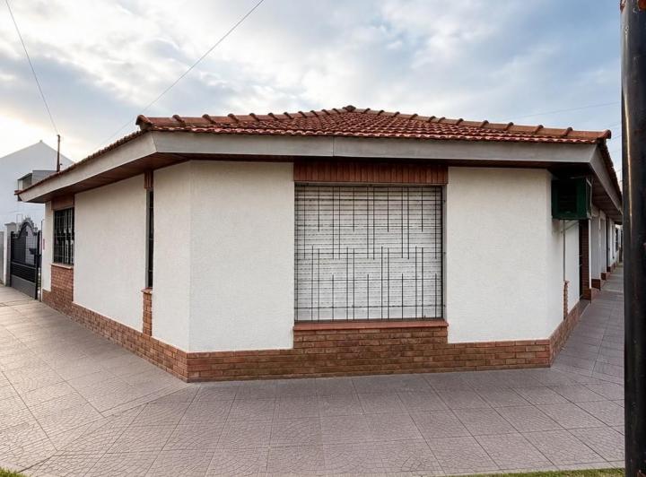 Casa · 65m² · 4 Ambientes · 1 Cochera