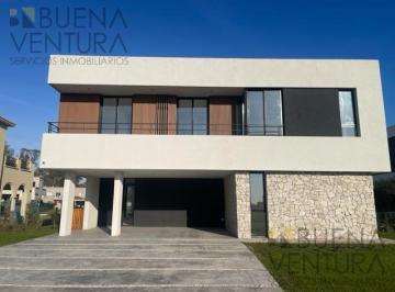 Casa · 200m² · 4 Dormitorios · 2 Cocheras · Venta /alquiler - Greenville Polo