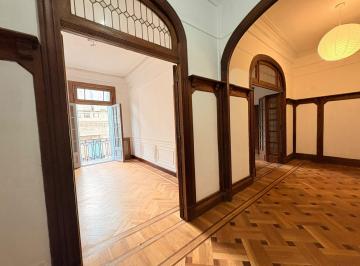Departamento · 125m² · 5 Ambientes · Departamento en Congreso