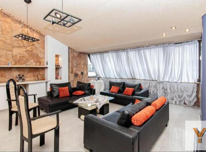 Departamento · 180m² · 5 Ambientes
