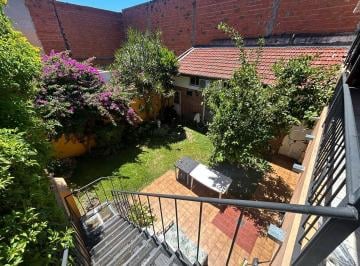 Casa · 160m² · 7 Ambientes · 1 Cochera · Casa Multifamiliar - 4 Amb en Pl Baja - 4 Amb Pl Alta