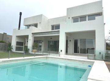 Casa · 500m² · 5 Dormitorios · 4 Cocheras · Casa Barrio Los Castores