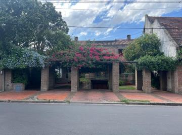Casa · 169m² · 5 Ambientes · 2 Cocheras · Adrogue - Amenedo 519