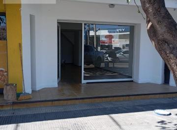 Local comercial · 30m² · 2 Ambientes · Alquiler – Local Comercial con Vidriera y Depósito en Av La Cordillera
