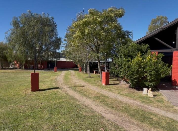Casa · 300m² · 8 Ambientes · 15 Cocheras