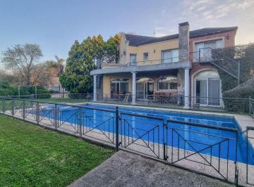 Casa · 328m² · 6 Ambientes · Venta – Casa de 6 Ambientes en Ayres de Pilar