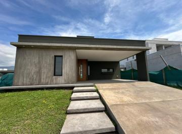 Casa · 145m² · 5 Ambientes · 2 Cocheras · Casa Moderna The Point a Estrenar
