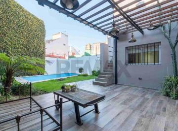 Casa · 160m² · 4 Ambientes · 1 Cochera · Casa Venta Refaccionada a Nueva C/ Piscina V. Real