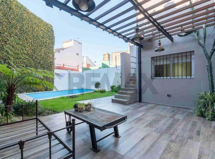 Casa · 160m² · 4 Ambientes · 1 Cochera