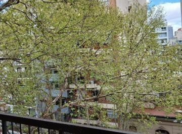 Departamento · 78m² · 3 Ambientes · Departamento de 3 Amb Al Frente con Balcón Corrido