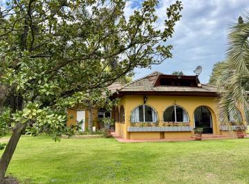 Casa · 200m² · 5 Ambientes · 3 Cocheras · Chalet con Muy Lindo Jardín en Venta en Fátima, Pilar