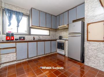 Casa · 151m² · 4 Ambientes · 1 Cochera · Venta Casa 3 Pisos Bo. Pedro Pico