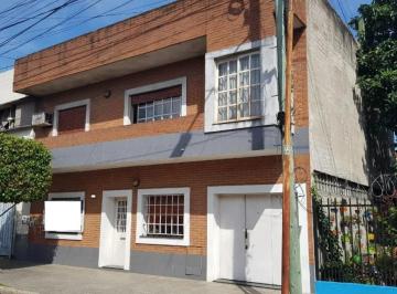 Casa · 166m² · 7 Ambientes · 1 Cochera · Casa en Venta - 5 Dorm. 2 Baños 1 Cochera - 192 m² - San Justo