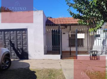 Casa · 126m² · 2 Ambientes · 1 Cochera · Casa en Villa San Luis