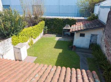 Casa · 85m² · 3 Ambientes · 3 Cocheras · Venta Casa 3 Amb. con Fondo Libre Cochera y Terraz