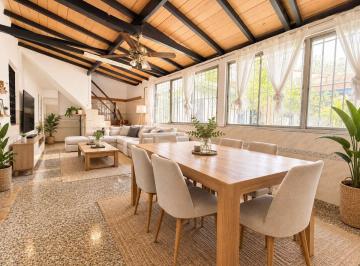 Casa de 5 ambientes, Parque Chas · Venta Casa Chalet 5 Ambientes en Parque Chas Cochera Parrilla