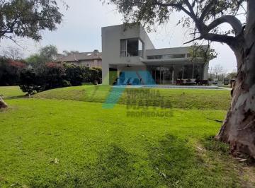 Quinta vacacional · 300m² · 6 Ambientes · Casa Quinta en Alq. Temporario en Los Cardales Country Club, Campana, G. B. a. Zona Norte