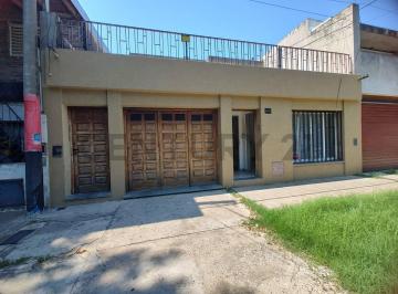 Casa · 200m² · 4 Ambientes · 1 Cochera · Casa - 3 Dorm. - Apto Credito - La Guardia