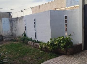 Casa · 2 Dormitorios · Casa en Alquiler en Barrio San Vicente