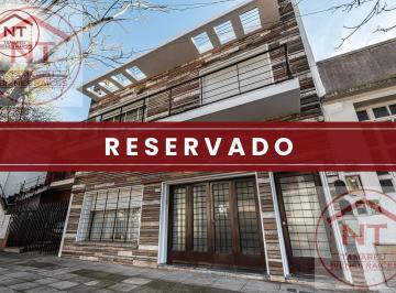 PH · 204m² · 9 Ambientes · 1 Cochera · PH de 9 Amb. Cochera, Ptios y Tza Propia. 333 m² Totales. Devoto
