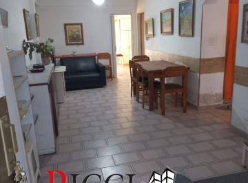 Departamento de 2 ambientes, Quilmes · Confortable Departamento 2 Ambientes en Quilmes Sur. 1er Piso por Escalera.
