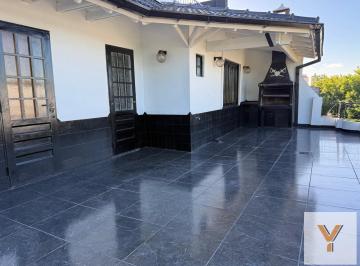Departamento · 83m² · 5 Ambientes · Departamento en Venta - 3 Dorm. 2 Baños - Mataderos