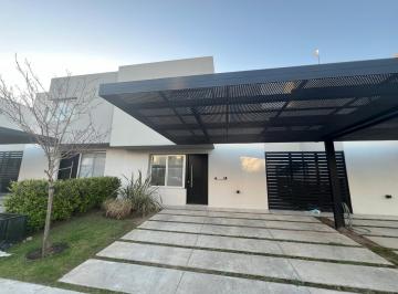 Foto · Alquiler Casa 3 Dorm. en Barrio Privado Rossen