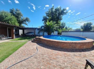 Quinta vacacional · 258m² · 4 Ambientes · Quinta en V. Zapiola