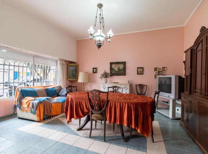Casa · 204m² · 6 Ambientes · 1 Cochera