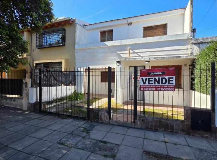 Casa · 140m² · 3 Dormitorios · 1 Cochera