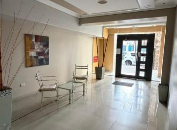 Departamento de 2 ambientes, Villa Luro · 2 Ambientes en Alquiler con Cochera Cubierta y Balcón – Villa Luro