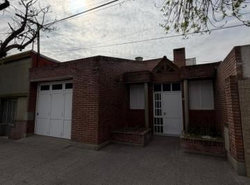 Casa · 291m² · 5 Ambientes · 1 Cochera · Casa en Esperanza - Crespo 2666