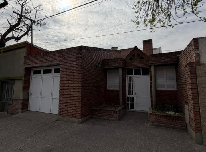 Casa · 291m² · 5 Ambientes · 1 Cochera