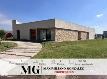 Casa · 200m² · 4 Ambientes · 1 Cochera · Casa Venta 4 Ambientes - La Alameda, Canning