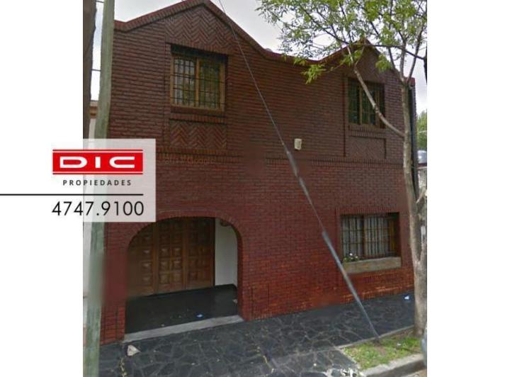 Casa · 295m² · 4 Ambientes · 2 Cocheras