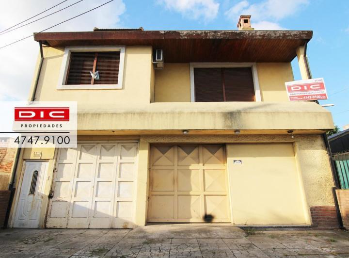 Casa · 190m² · 4 Ambientes · 2 Cocheras