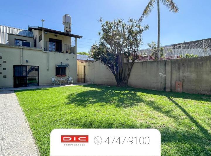 Casa · 240m² · 5 Ambientes