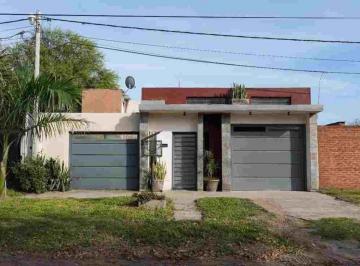 Casa · 197m² · 7 Ambientes · 1 Cochera · Casa en Venta Barrio Lanceros, Reconquista
