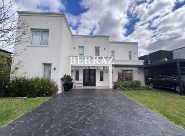 Casa · 220m² · 5 Ambientes · 4 Cocheras · Casa Venta 4 Dorm. Lote de 860 m² Barrio San Rafael, Villanueva, Tigre, Zona Norte