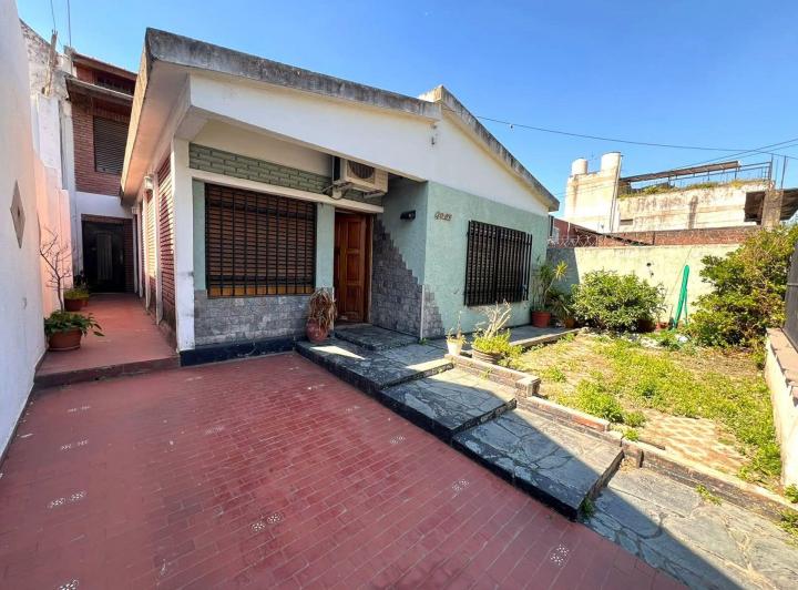 Casa · 127m² · 4 Ambientes · 1 Cochera